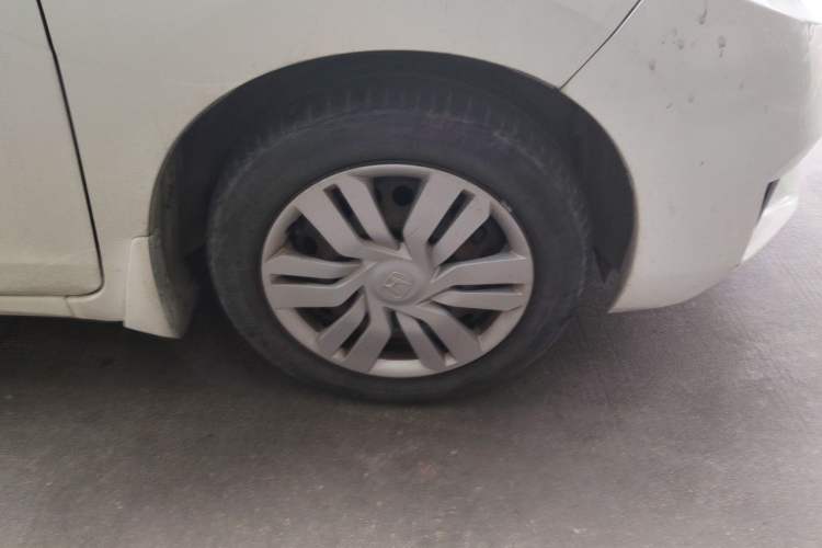 Used Honda Fit 2014 1.5L LX CVT Comfort Model Right Front Wheel Hub