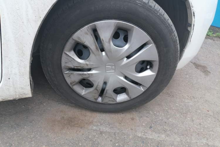 Used Honda Fit 2014 1.5L LX CVT Comfort Model Right Front Wheel Hub
