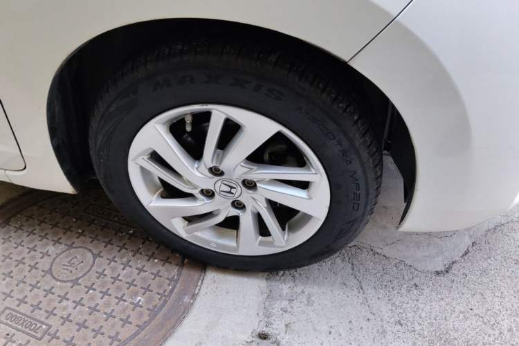 Used Honda Fit 2014 1.5L LX CVT Comfort Model Right Front Wheel Hub