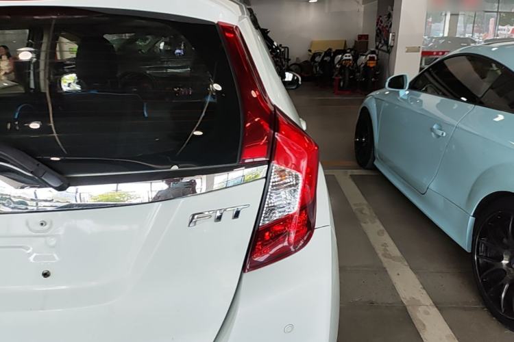 Used Honda Fit 2014 1.5L LX Manual Comfort Model Right Rear Taillight