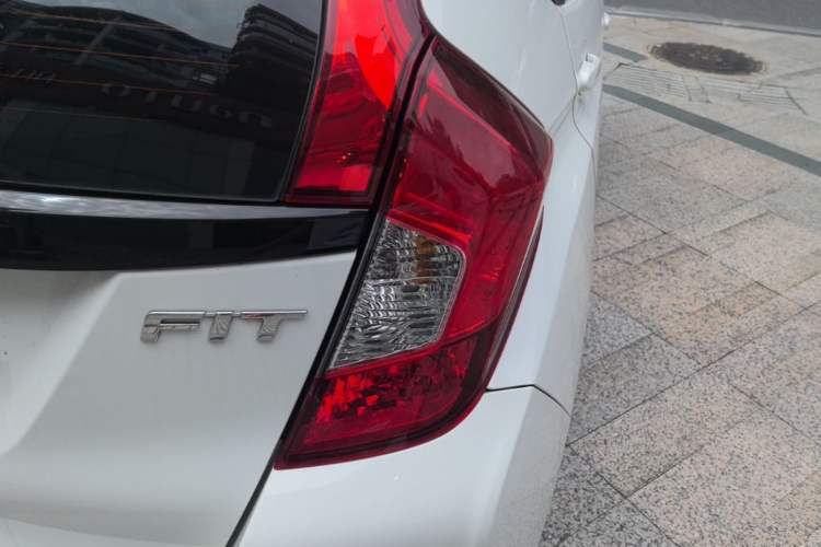 Used Honda Fit 2014 1.5L LX CVT Comfort Model Right Rear Taillight