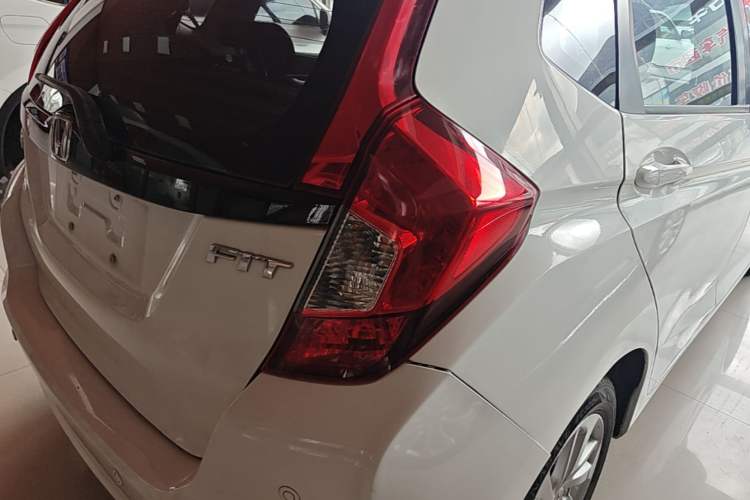 Used Honda Fit 2014 1.5L SE CVT Fashion Model Right Rear Taillight