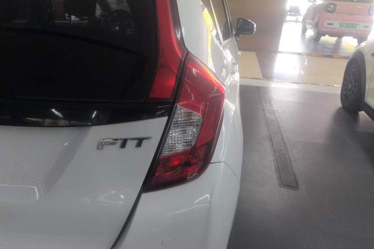 Used Honda Fit 2014 1.5L SE CVT Fashion Model Right Rear Taillight