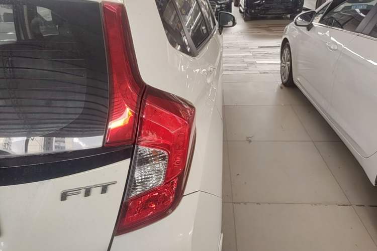 Used Honda Fit 2014 1.5L SE CVT Fashion Model Right Rear Taillight