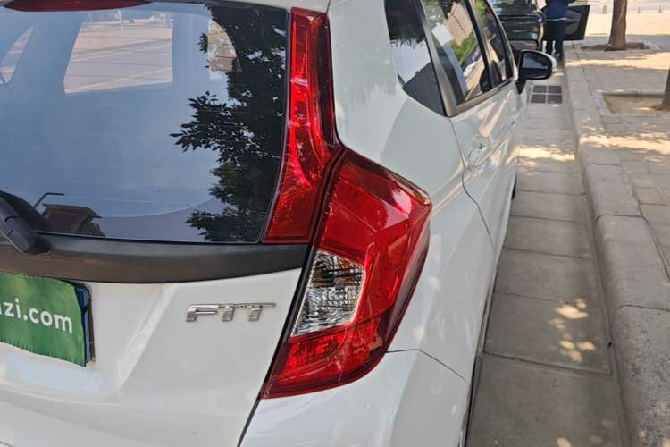 Used Honda Fit 2014 1.5L SE CVT Fashion Model Right Rear Taillight