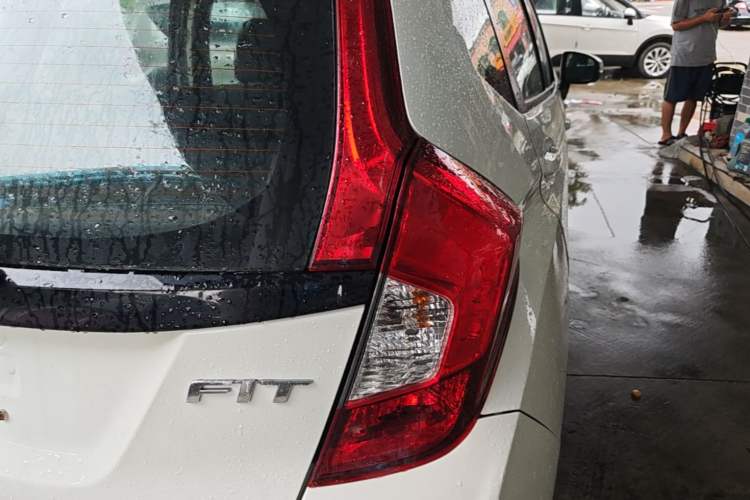 Used Honda Fit 2014 1.5L LX CVT Comfort Model Right Rear Taillight
