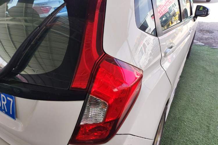 Used Honda Fit 2014 1.5L LX Manual Comfort Model Right Rear Taillight