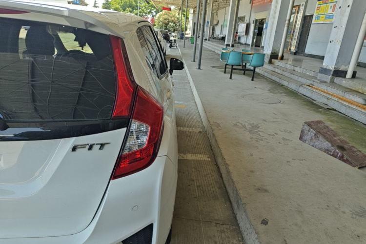 Used Honda Fit 2014 1.5L LX CVT Comfort Model Right Rear Taillight