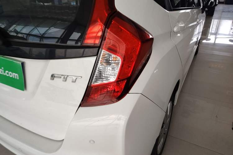 Used Honda Fit 2014 1.5L LX CVT Comfort Model Right Rear Taillight