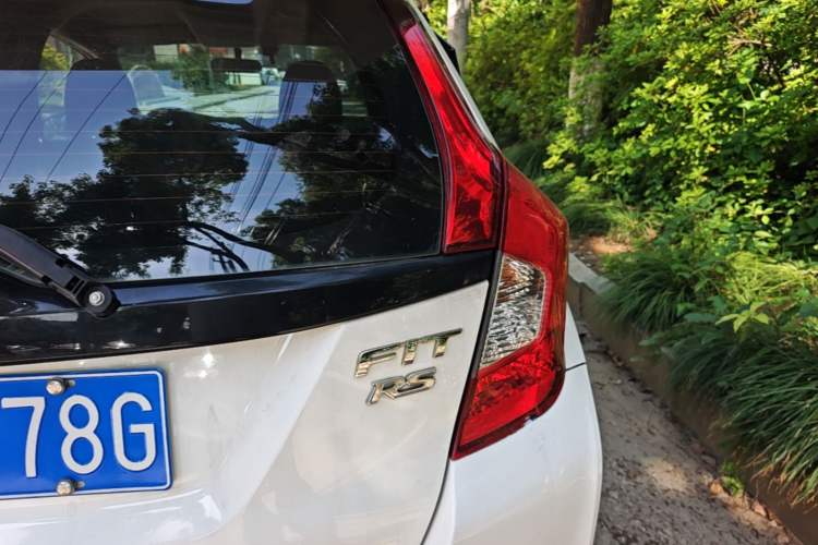 Used Honda Fit 2014 1.5L LX CVT Comfort Model Right Rear Taillight