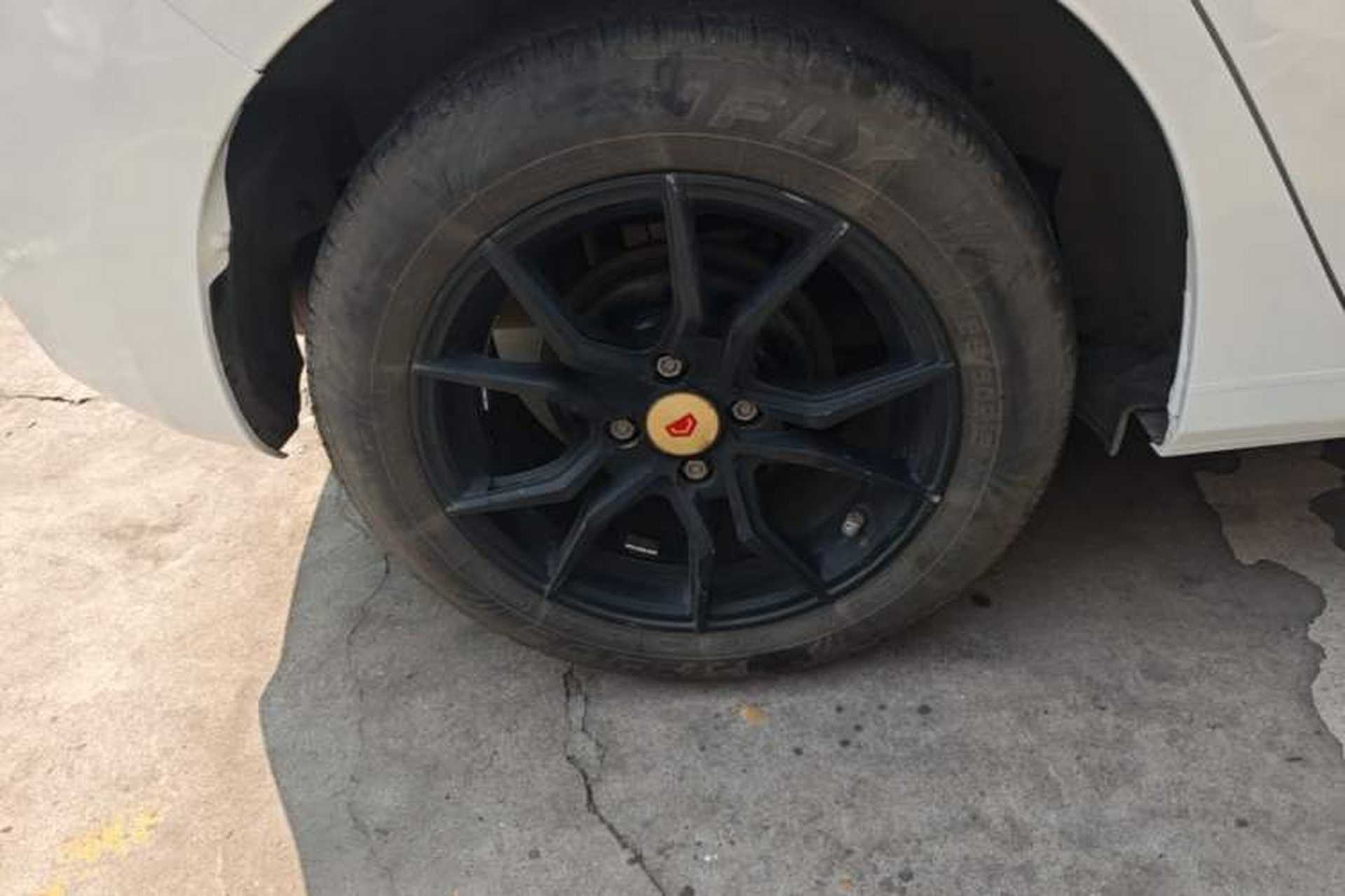 Used Honda Fit 2014 1.5L LX Manual Comfort Model Right Rear Wheel Hub