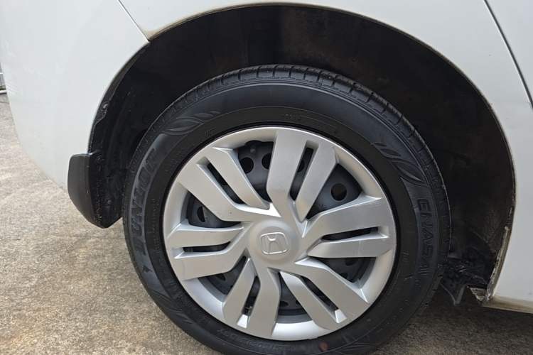 Used Honda Fit 2014 1.5L LX CVT Comfort Model Right Rear Wheel Hub