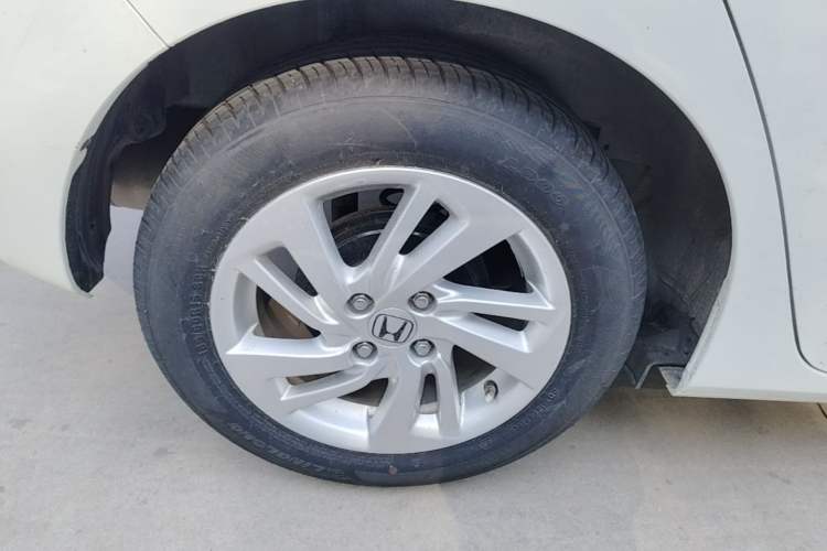 Used Honda Fit 2014 1.5L SE CVT Fashion Model Right Rear Wheel Hub