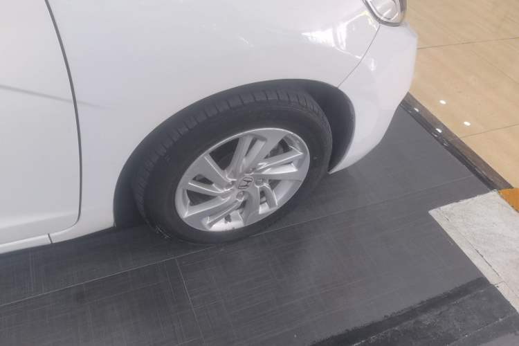 Used Honda Fit 2014 1.5L SE CVT Fashion Model Right Rear Wheel Hub