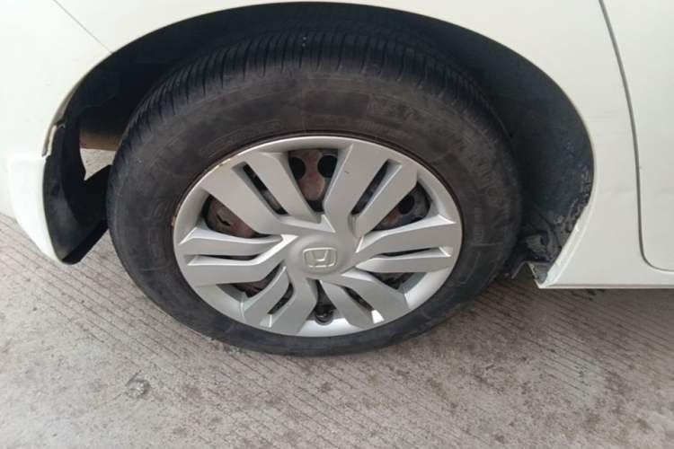 Used Honda Fit 2014 1.5L LX CVT Comfort Model Right Rear Wheel Hub