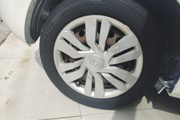 Used Honda Fit 2014 1.5L LX CVT Comfort Model Right Rear Wheel Hub