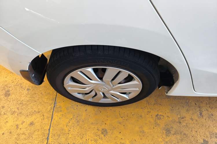 Used Honda Fit 2014 1.5L LX CVT Comfort Model Right Rear Wheel Hub