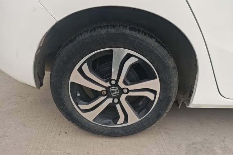 Used Honda Fit 2014 1.5L LX Manual Comfort Model Right Rear Wheel Hub
