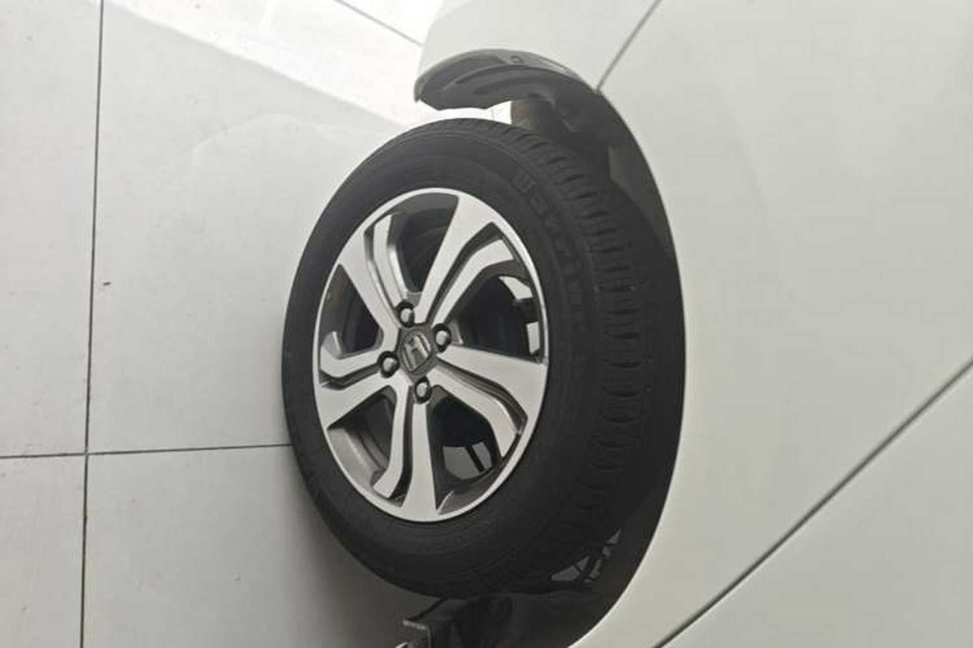 Used Honda Fit 2014 1.5L LX CVT Comfort Model Right Rear Wheel Hub
