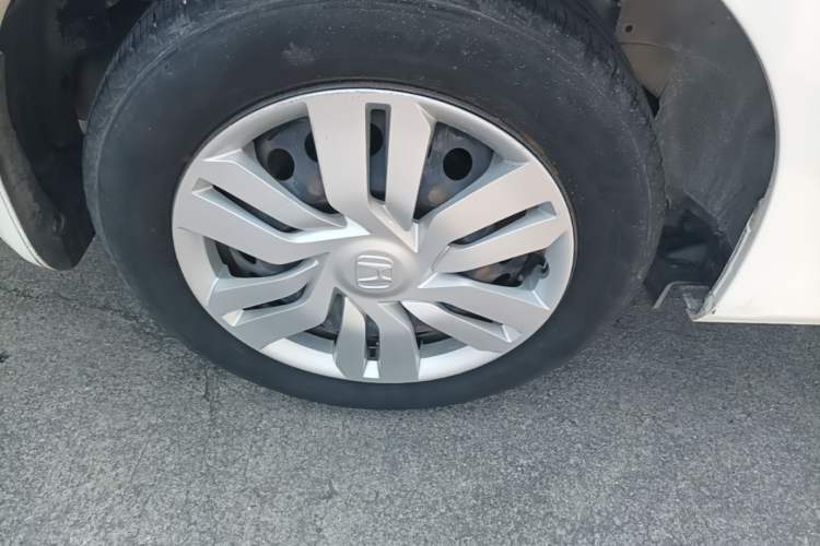 Used Honda Fit 2014 1.5L LX CVT Comfort Model Right Rear Wheel Hub