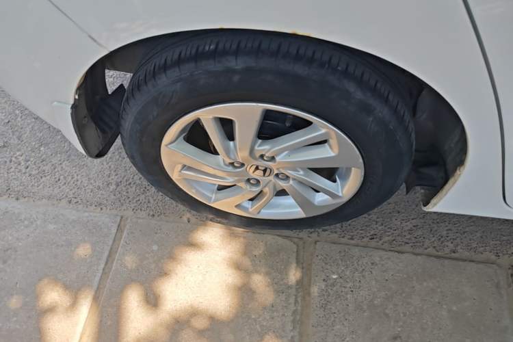 Used Honda Fit 2014 1.5L SE CVT Fashion Model Right Rear Wheel Hub