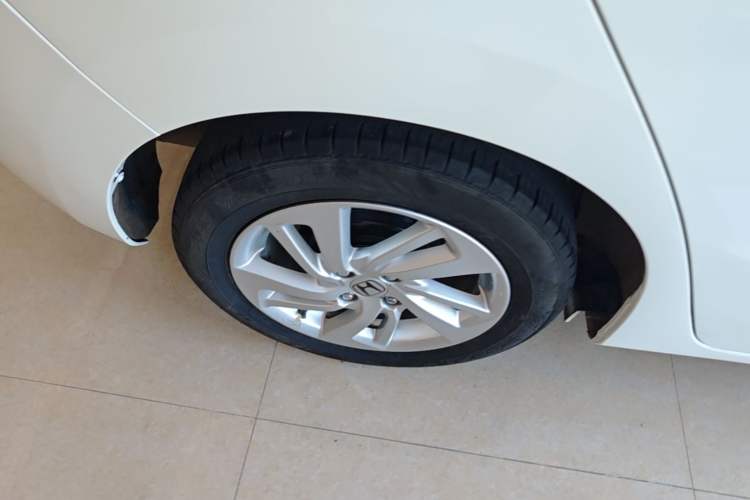 Used Honda Fit 2014 1.5L SE CVT Fashion Model Right Rear Wheel Hub