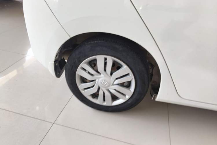 Used Honda Fit 2014 1.5L LX Manual Comfort Model Right Rear Wheel Hub
