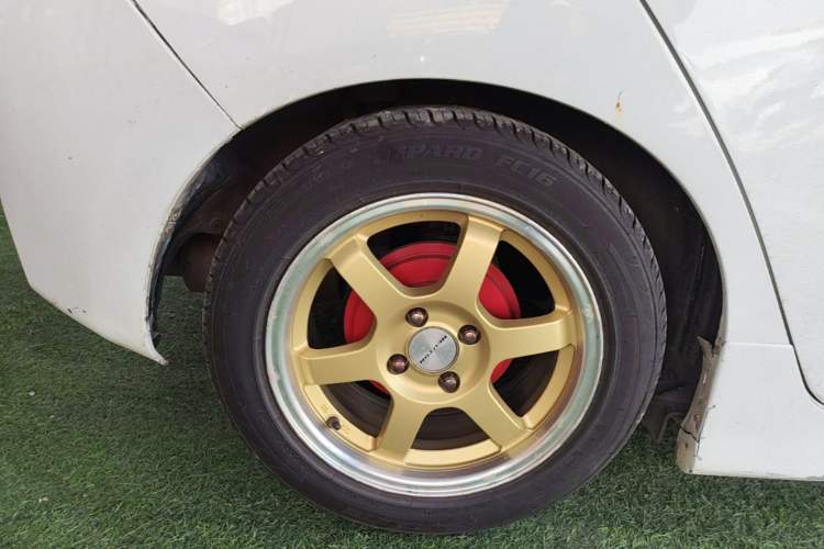 Used Honda Fit 2014 1.5L LX Manual Comfort Model Right Rear Wheel Hub