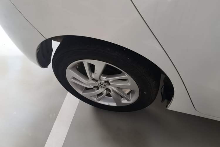 Used Honda Fit 2014 1.5L LX CVT Comfort Model Right Rear Wheel Hub