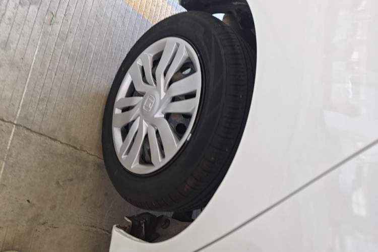 Used Honda Fit 2014 1.5L LX CVT Comfort Model Right Rear Wheel Hub