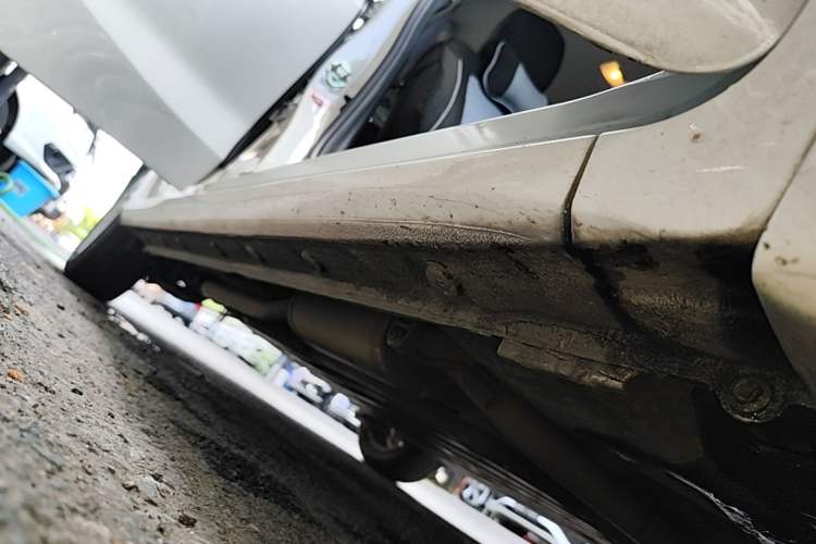 Used Honda Fit 2014 1.5L LX CVT Comfort Model Right Side Sill