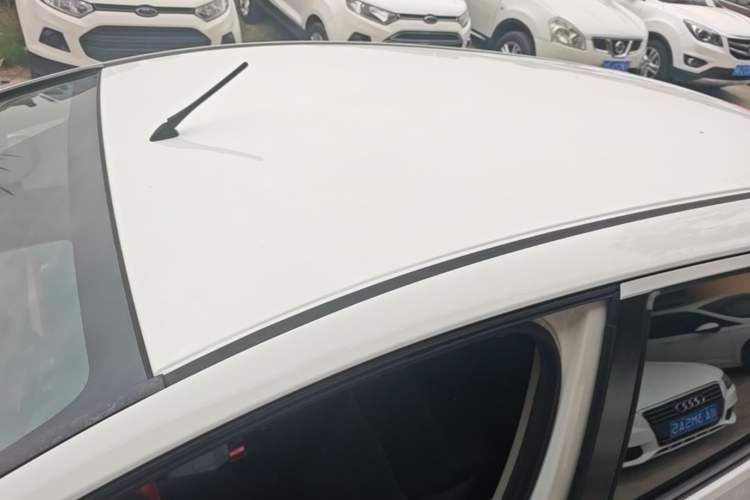 Used Honda Fit 2014 1.5L LX Manual Comfort Model Roof
