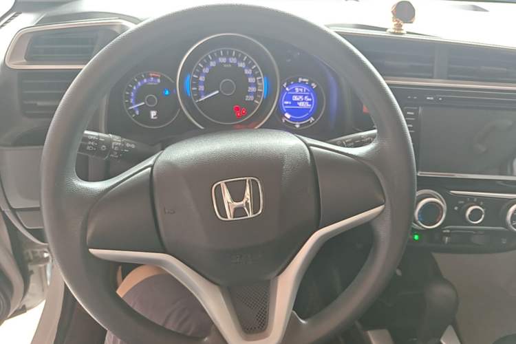 Used Honda Fit 2014 1.5L SE CVT Fashion Model Steering Wheel