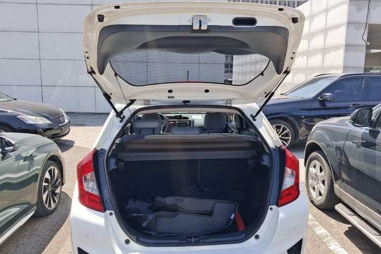 Used Honda Fit 2014 1.5L EX CVT Elite Model Trunk