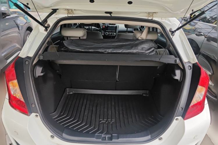 Used Honda Fit 2014 1.5L EX CVT Elite Model Trunk