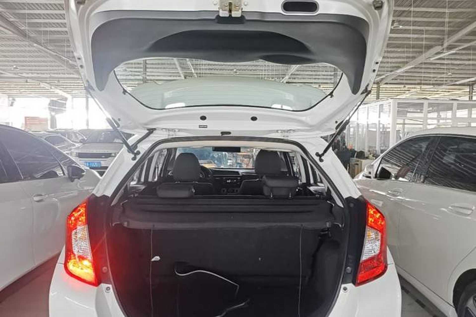 Used Honda Fit 2014 1.5L SE CVT Fashion Model Trunk