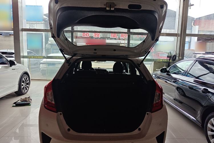 Used Honda Fit 2014 1.5L SE CVT Fashion Model Trunk