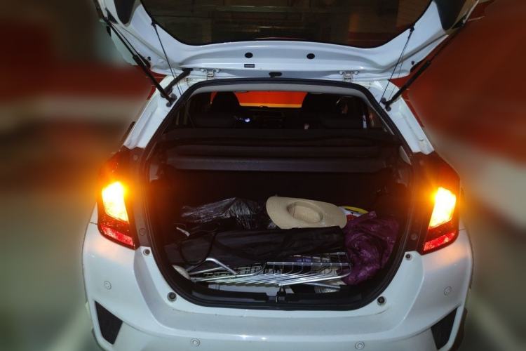 Used Honda Fit 2014 1.5L SE CVT Fashion Model Trunk