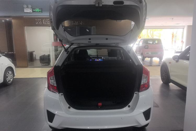 Used Honda Fit 2014 1.5L SE CVT Fashion Model Trunk