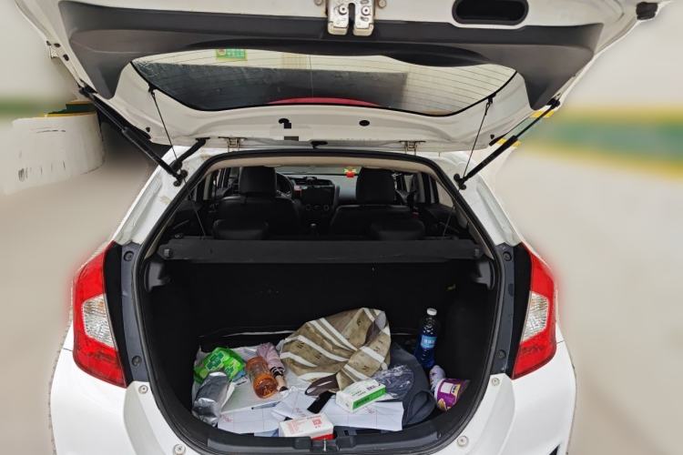 Used Honda Fit 2014 1.5L SE CVT Fashion Model Trunk