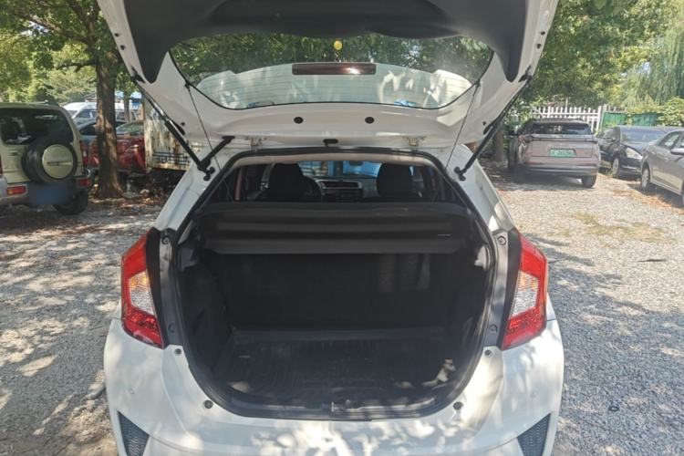 Used Honda Fit 2014 1.5L SE CVT Fashion Model Trunk