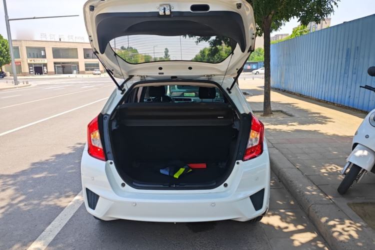 Used Honda Fit 2014 1.5L SE CVT Fashion Model Trunk