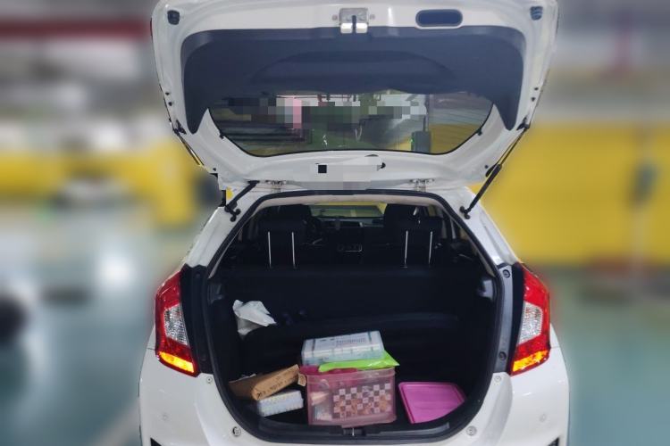 Used Honda Fit 2014 1.5L SE CVT Fashion Model Trunk