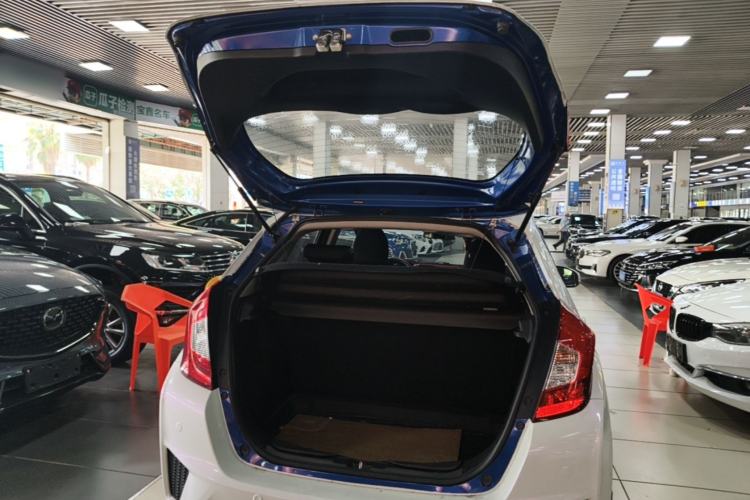 Used Honda Fit 2014 1.5L SE CVT Fashion Model Trunk