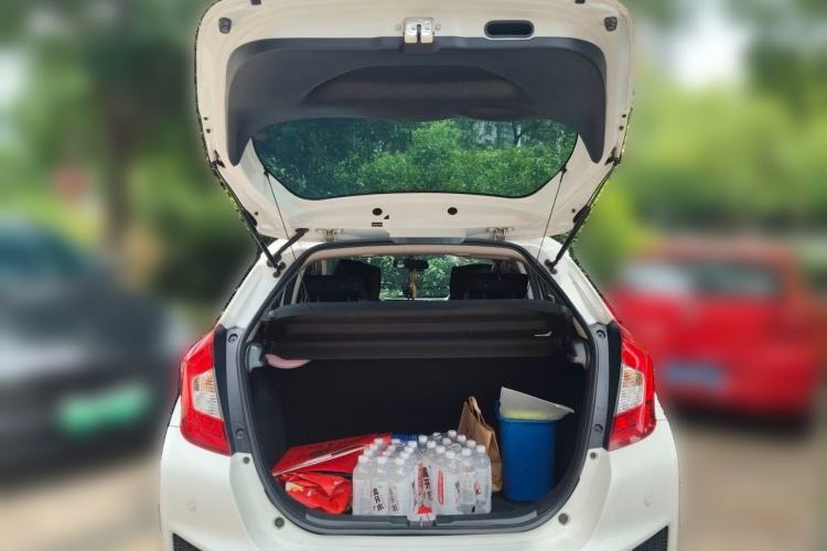 Used Honda Fit 2014 1.5L SE CVT Fashion Model Trunk
