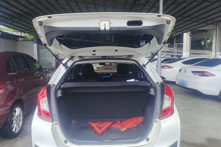 Used Honda Fit 2014 1.5L SE CVT Fashion Model Trunk