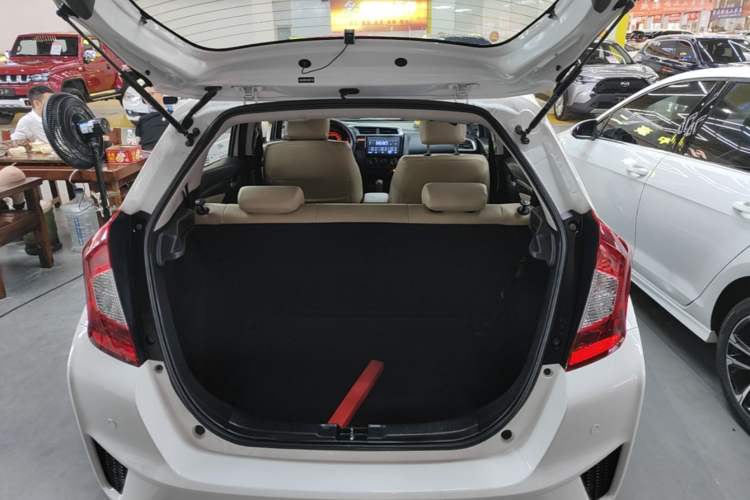 Used Honda Fit 2014 1.5L LX CVT Comfort Model Trunk