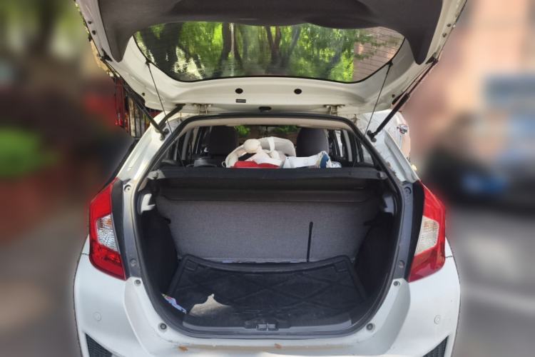 Used Honda Fit 2014 1.5L SE CVT Fashion Model Trunk