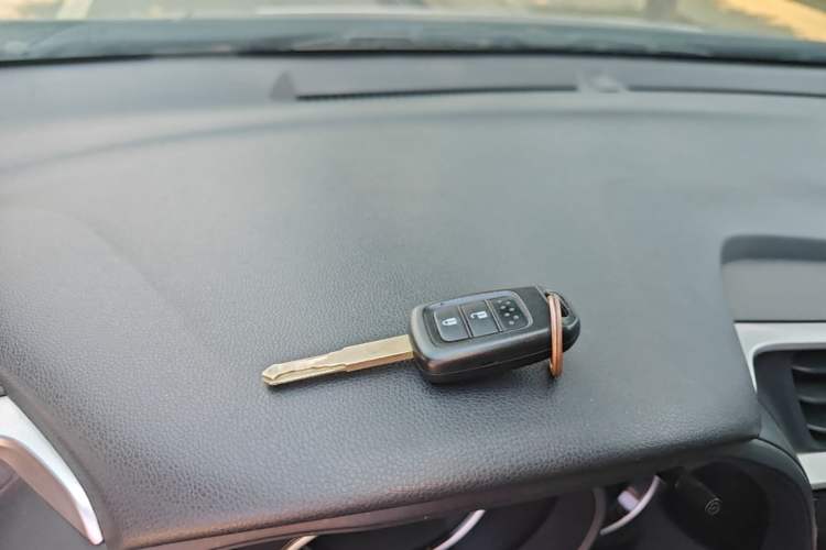 Used Honda Fit 2014 1.5L SE CVT Fashion Model Vehicle Key