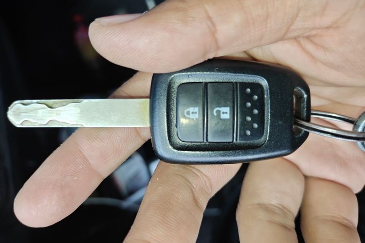 Used Honda Fit 2014 1.5L SE CVT Fashion Model Vehicle Key